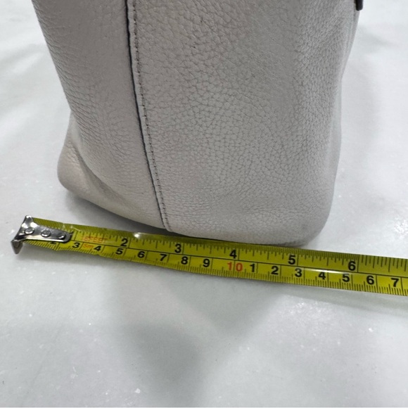 COACH Pebble Leather Taylor Medium Tote C Dangle Charm Chalk EUC - Picture 14 of 16